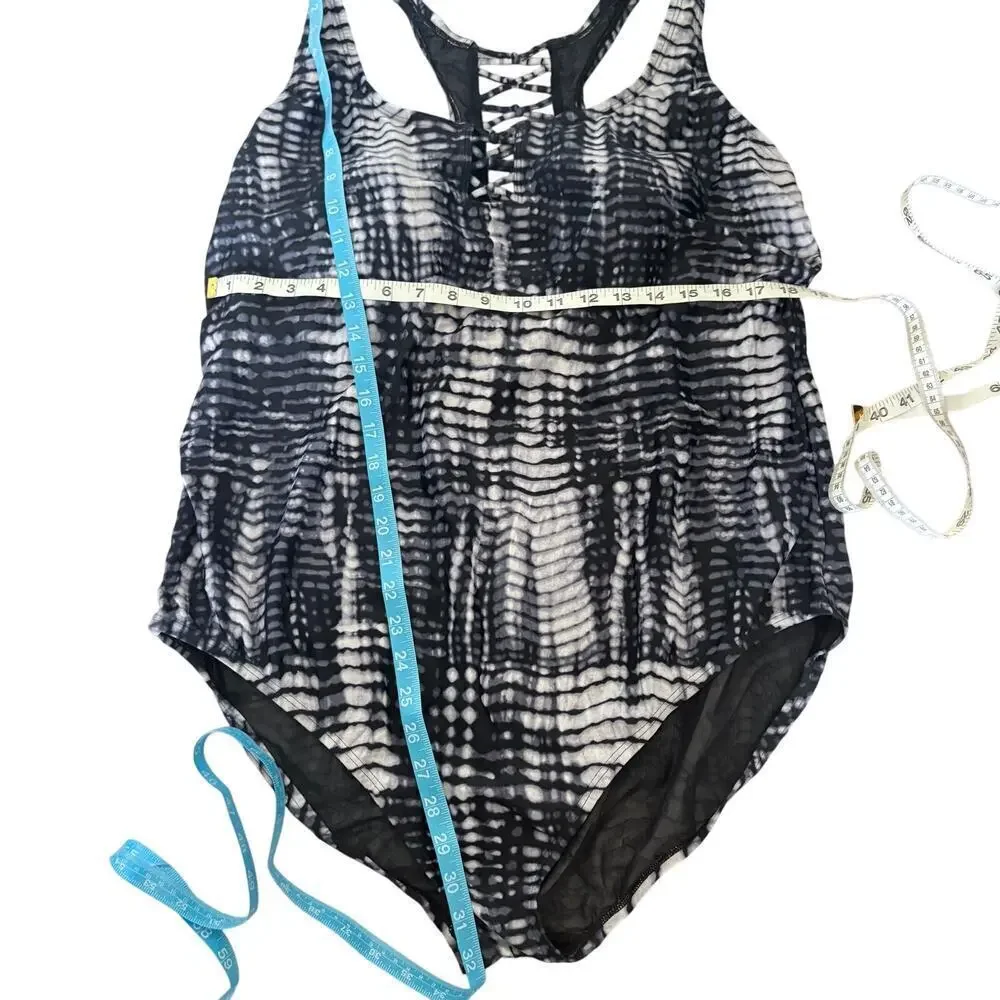 Speedo one piece swimsuit size 22 racerback black white tie dye lattice back